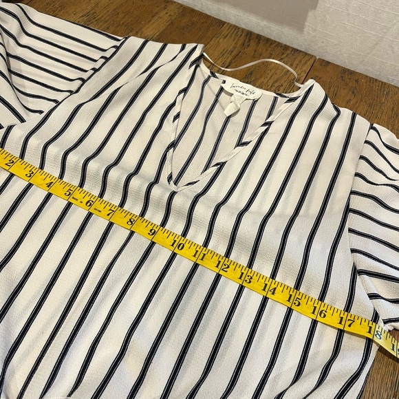 🤍Lavender Field – White & Navy Striped Tie-Front Blouse – Size S - Picture 3 of 7